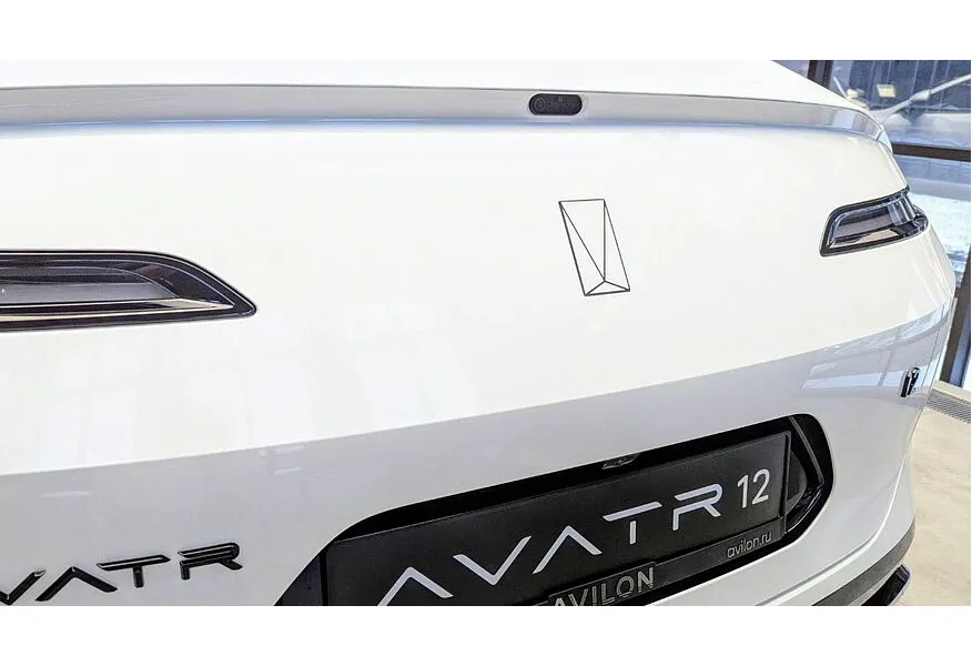 Avatr 12 AT 4WD (578 л.с.) Dual Motor Dynamic Белый в АВИЛОН. Слайд №12