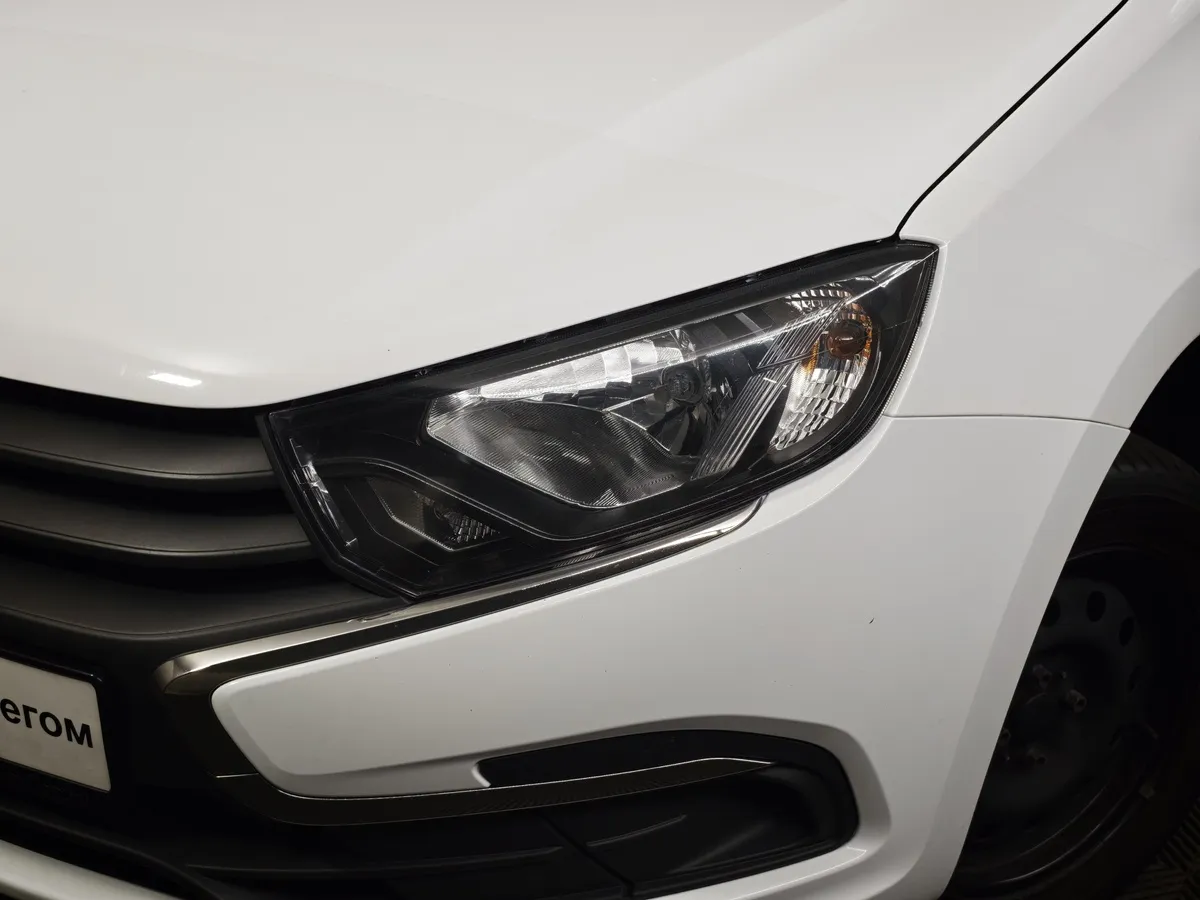 ВАЗ (Lada) Granta 1.6 MT 8кл (87 л.с.) Белый в АВИЛОН. Слайд №10