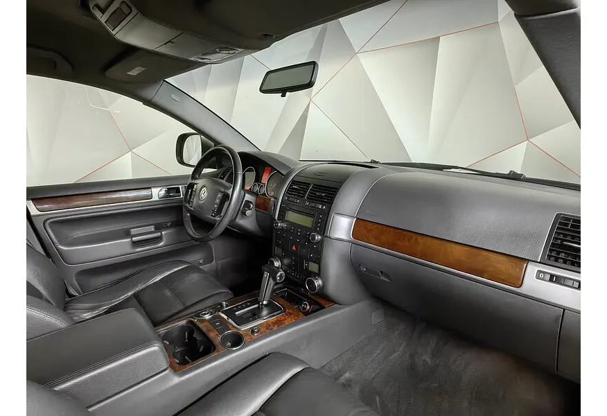 Volkswagen Touareg 2.5 TDI Tiptronic (174 л.с.) R Line Серый в АВИЛОН. Слайд №11