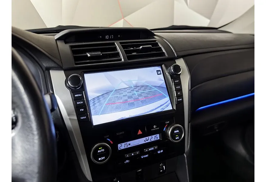 Toyota Camry 3.5 AT (249 л.с.) Белый в АВИЛОН. Слайд №21