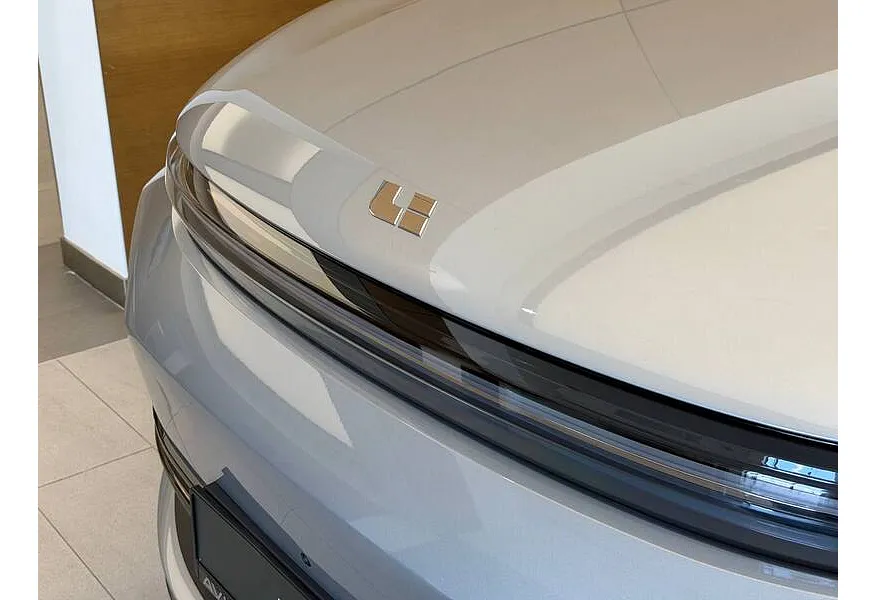 Li Auto L7 1.5 AT 4WD (449 л.с.) Ultra Серебристый в АВИЛОН. Слайд №11