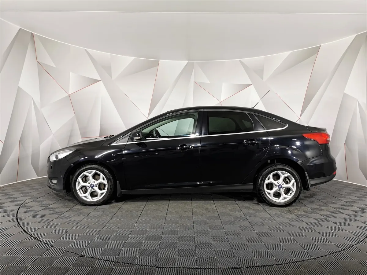 Ford Focus 1.5 EcoBoost AT (150 л.с.) Titanium Черный в АВИЛОН. Слайд №5
