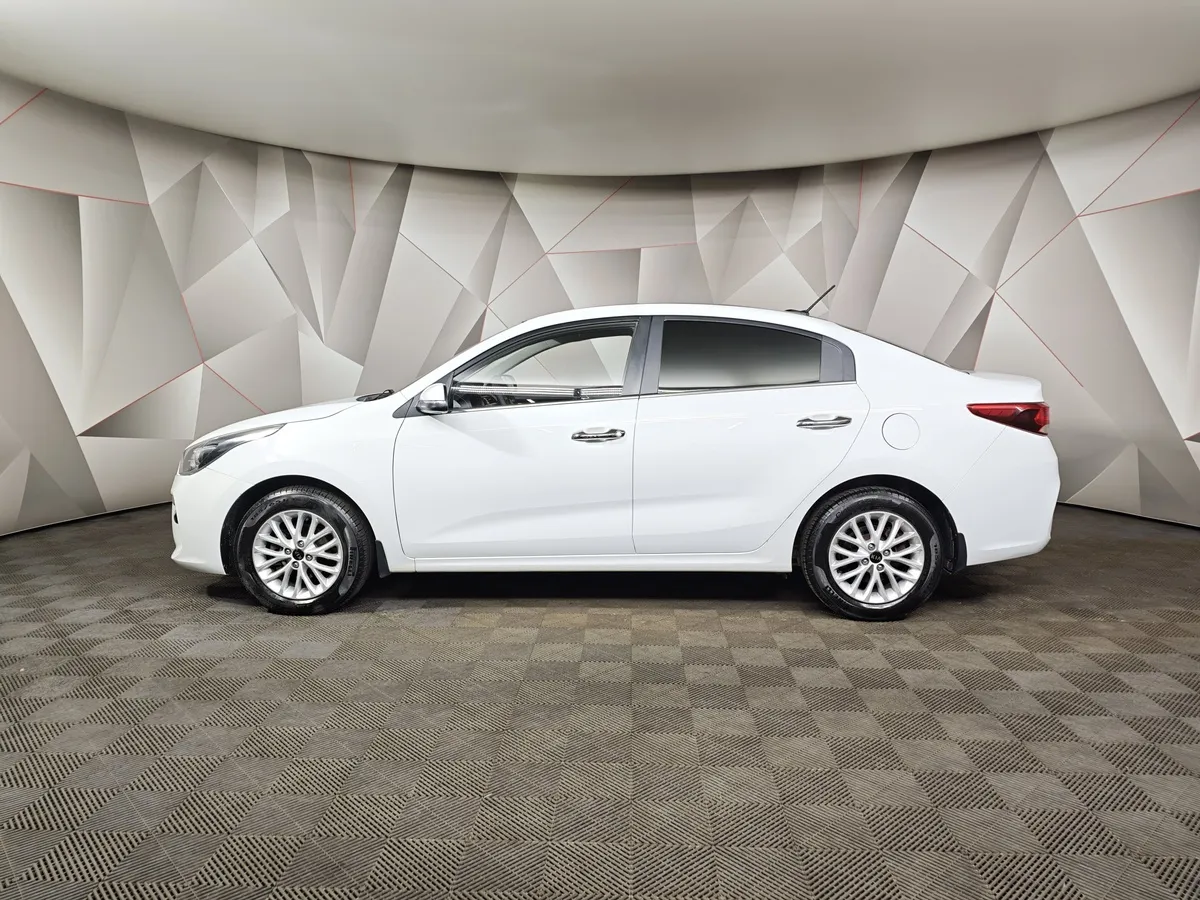 Kia Rio 1.6 AT (123 л.с.) Белый в АВИЛОН. Слайд №5