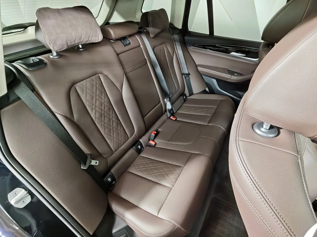 BMW X3 xDrive20i AT (184 л.с.) Base Локальная сборка Синий в АВИЛОН. Слайд №14