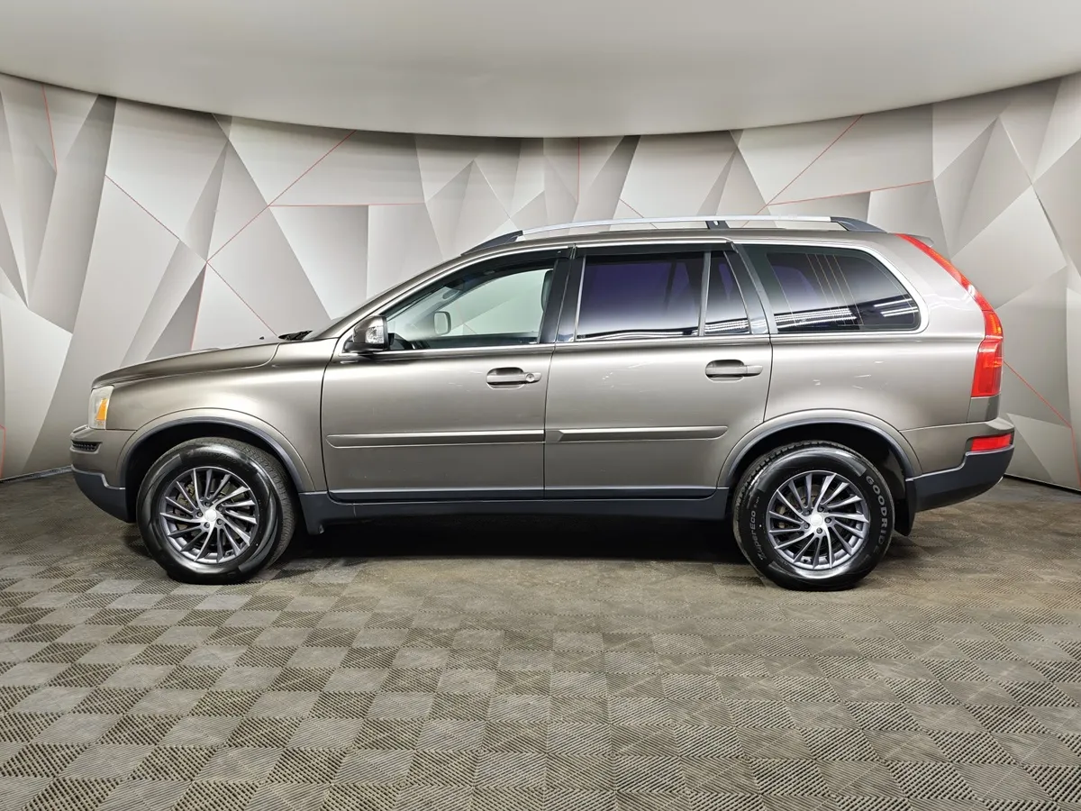 Volvo XC90 2.5 T5 Geartronic AWD (5 мест) (210 л.с.) Коричневый в АВИЛОН. Слайд №5