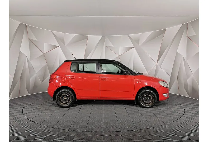 Skoda Fabia 1.4 MT (125 л.с.) Красный в АВИЛОН. Слайд №6