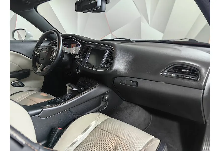 Dodge Challenger 3.6 V6 AT (309 л.с.) Белый в АВИЛОН. Слайд №13