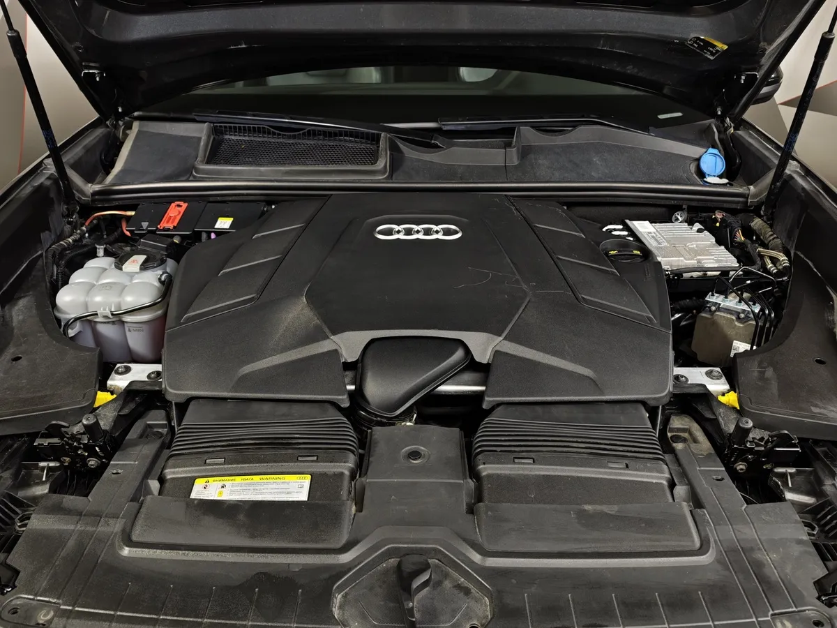 Audi Q8 55 TFSI Tiptronic quattro (340 л.с.) Серый в АВИЛОН. Слайд №11