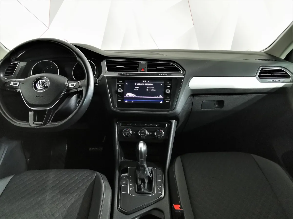 Volkswagen Tiguan 1.4 TSI BlueMotion DSG (150 л.с.) Comfortline Серый в АВИЛОН. Слайд №13