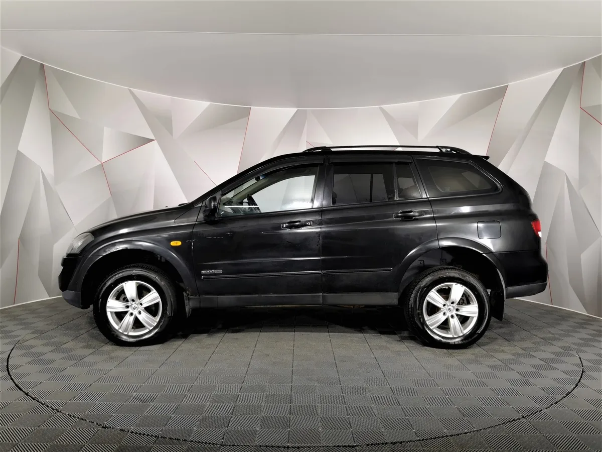 SsangYong Kyron 2.0 Xdi MT 4WD (141 л.с.) Черный в АВИЛОН. Слайд №5