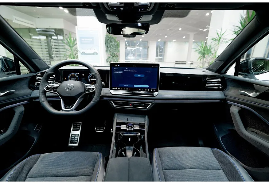 АВИЛОН - Volkswagen Tiguan 380 TSI 2.0 DSG 4WD (220 л.с.) R-Line Белый - slide 5