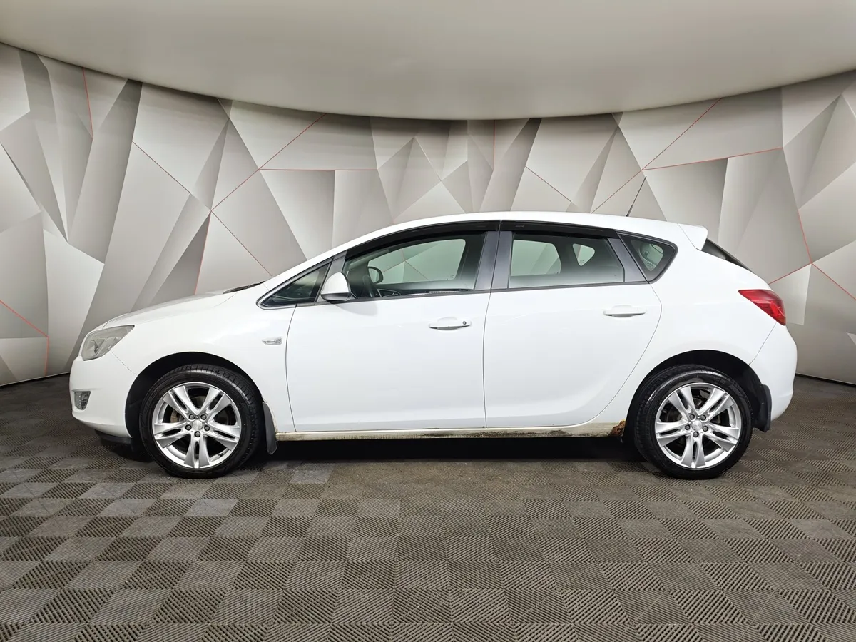Opel Astra 1.6 AT (115 л.с.) Белый в АВИЛОН. Слайд №5