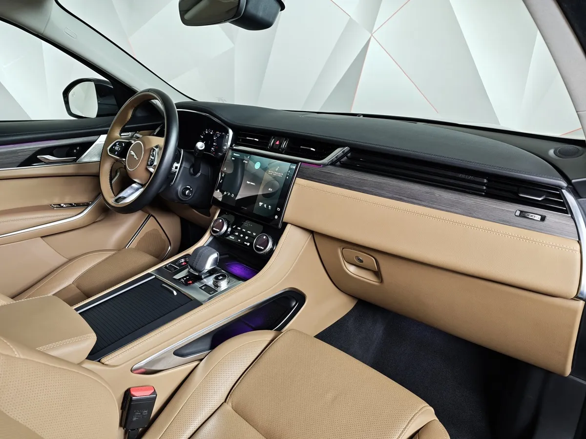 Jaguar F-Pace 2.0P AT AWD (249 л.с.) SE Серый в АВИЛОН. Слайд №13