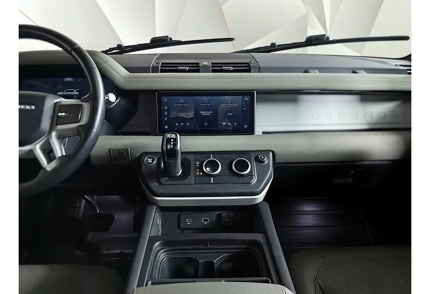 Land Rover Defender 2.0 TD AT (200 л.с.) SE Коричневый в АВИЛОН. Слайд №15