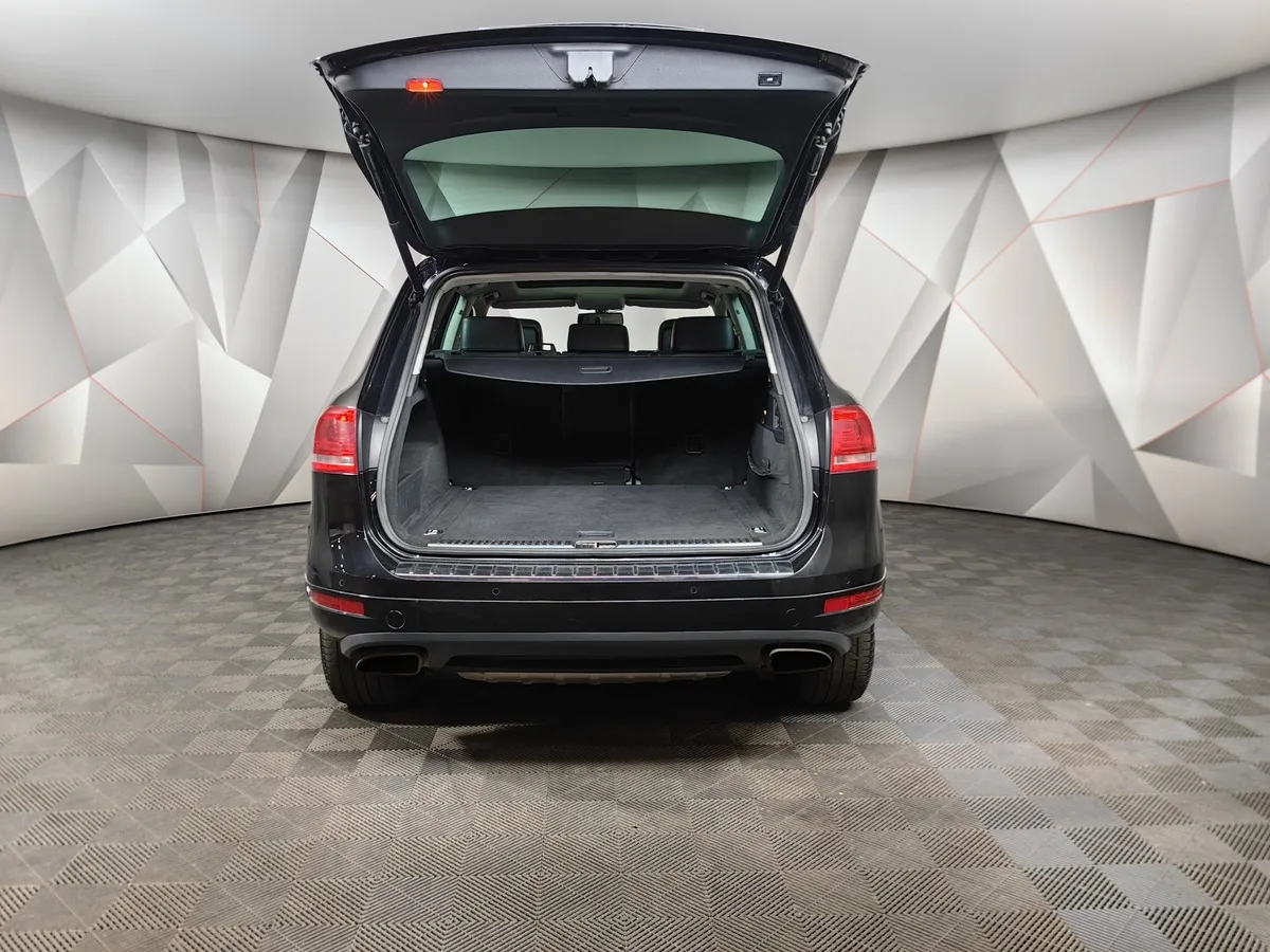 Volkswagen Touareg 3.0 TDI AT (240 л.с.) base Черный в АВИЛОН. Слайд №12