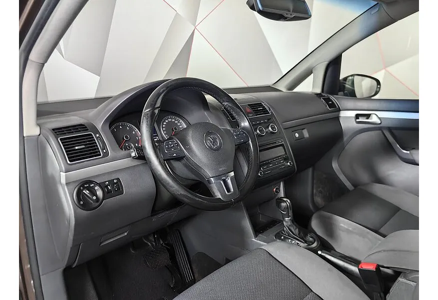 Volkswagen Touran 1.4 TSI DSG (140 л.с.) Conceptline Коричневый в АВИЛОН. Слайд №19