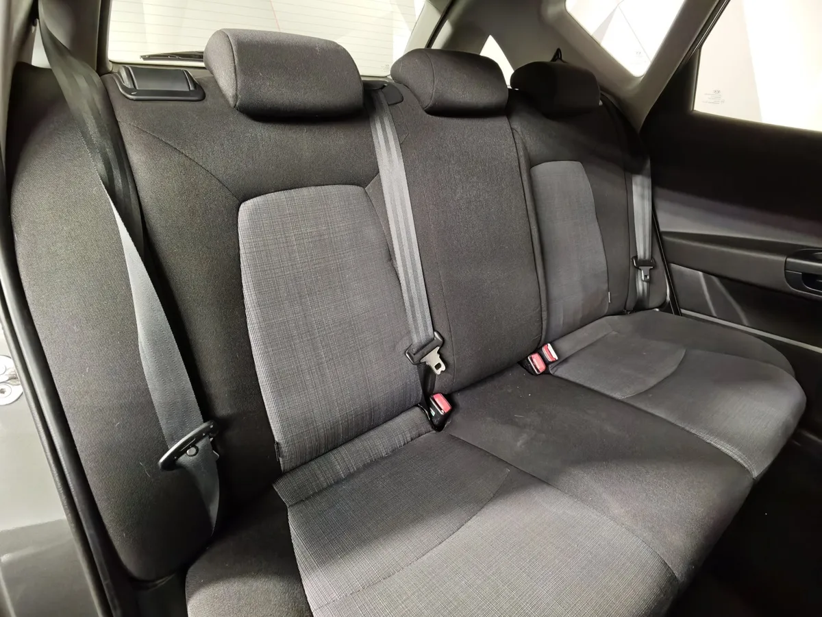 Kia Ceed 1.6 AT (130 л.с.) Серебристый в АВИЛОН. Слайд №16