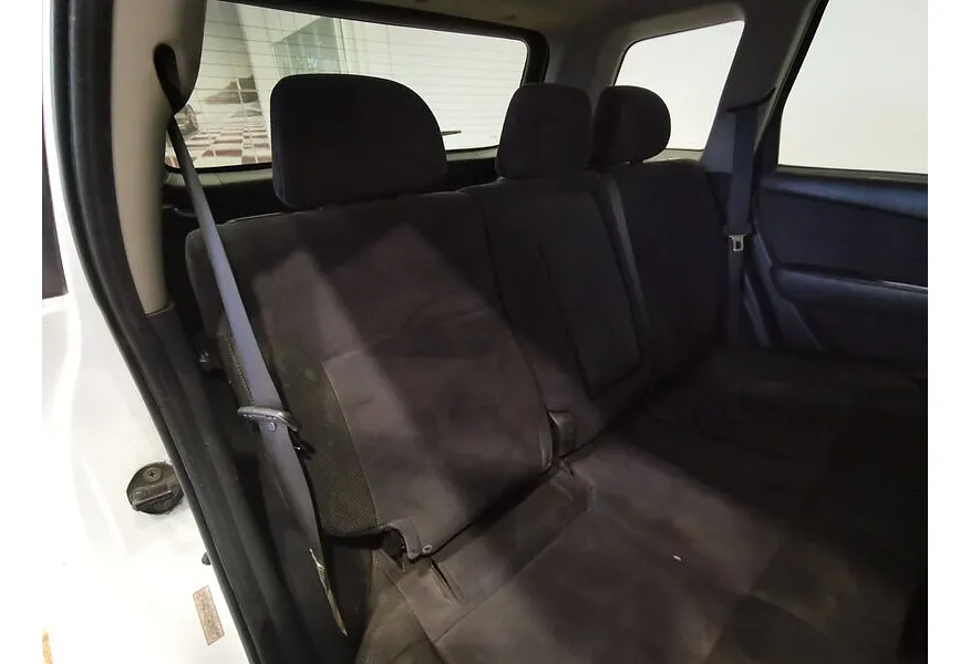 Mitsubishi Outlander 2.4 AT 4WD (160 л.с.) Белый в АВИЛОН. Слайд №16