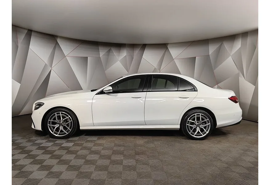 Mercedes-Benz E-Класс E 200 4MATIC 9G-TRONIC (184 л.с.) Exclusive Белый в АВИЛОН. Слайд №5