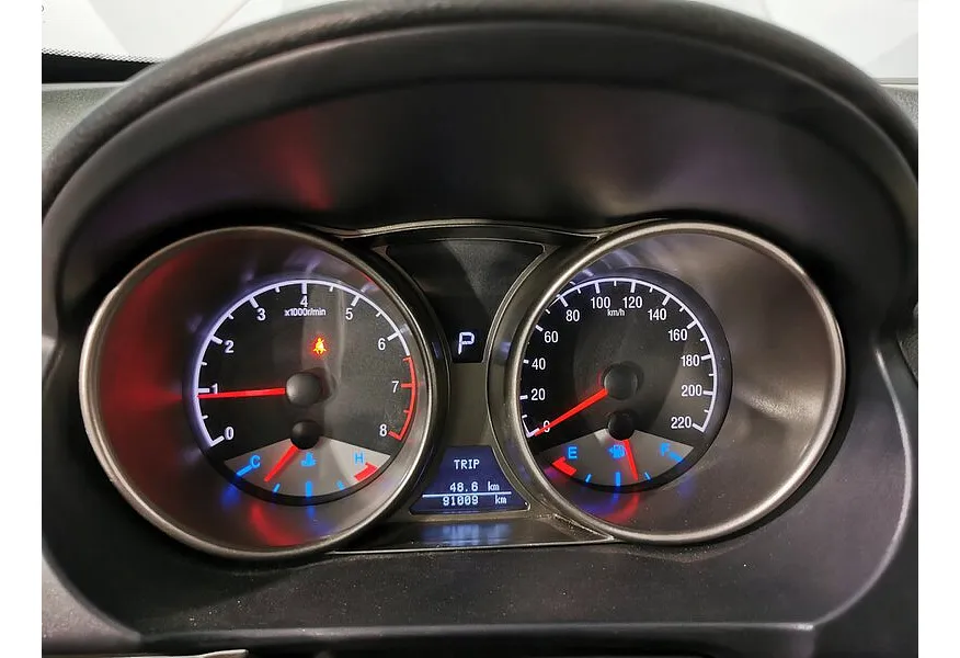 Geely Emgrand X7 2.4 AT (148 л.с.) Comfort Белый в АВИЛОН. Слайд №18