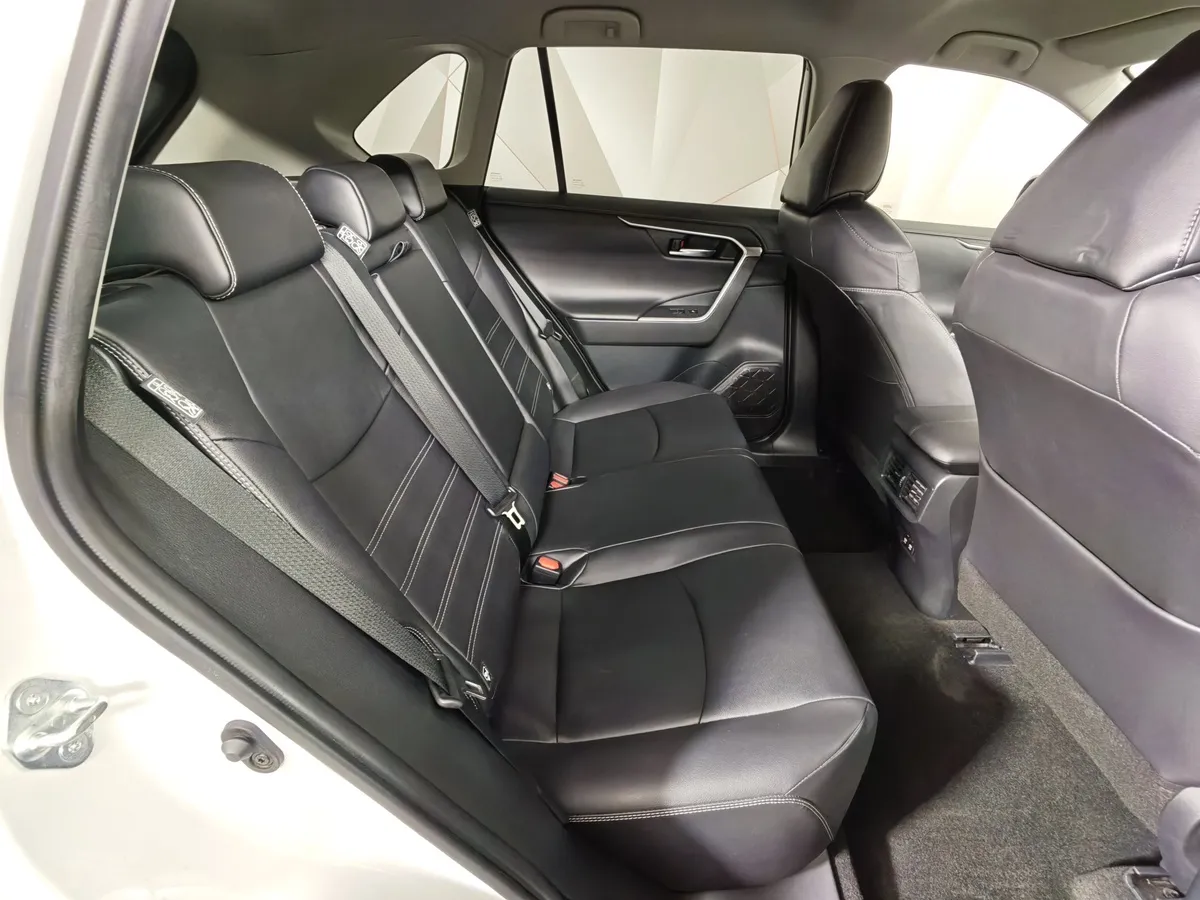 Toyota RAV4 2.5i AT AWD (199 л.с.) Комфорт Белый в АВИЛОН. Слайд №16