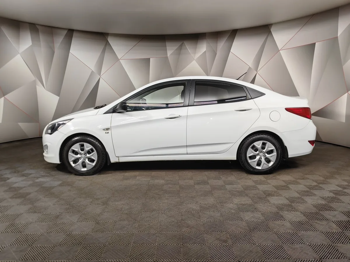 Hyundai Solaris 1.6 AT (123 л.с.) Белый в АВИЛОН. Слайд №5
