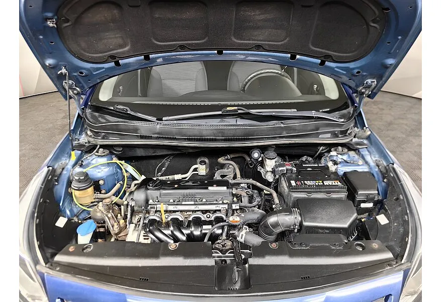 Hyundai Solaris 1.6 MT (123 л.с.) Comfort Синий в АВИЛОН. Слайд №11