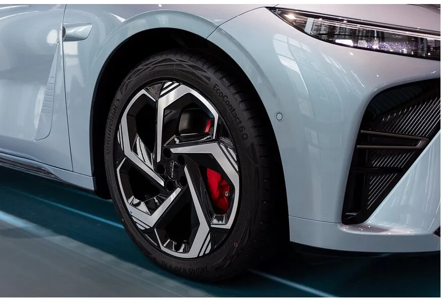 LIVE. Слайд №11