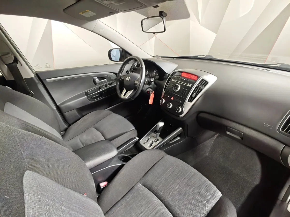 Kia Ceed 1.6 AT (122 л.с.) Люкс Серебристый в АВИЛОН. Слайд №13