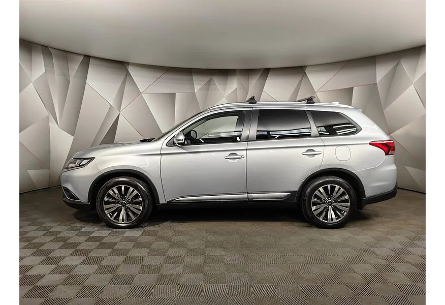Mitsubishi Outlander 2.0 CVT 4WD (146 л.с.) Серебристый в АВИЛОН. Слайд №5