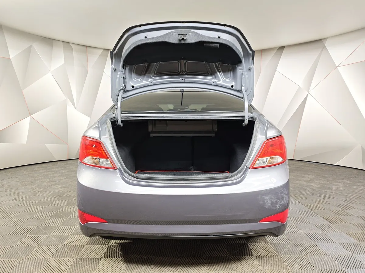 Hyundai Solaris 1.6 MT (123 л.с.) Comfort Серый в АВИЛОН. Слайд №12