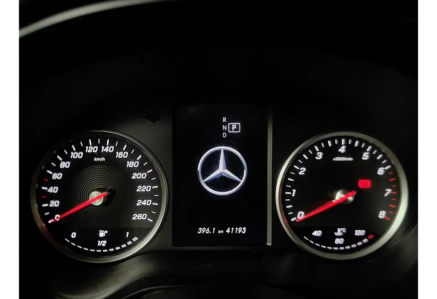 Mercedes-Benz GLC 200 9G-TRONIC 4MATIC (197 л.с.) Premium Серый в АВИЛОН. Слайд №18