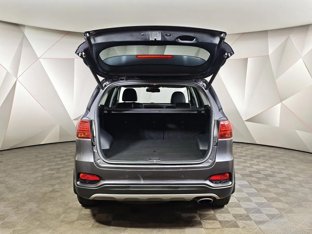 Kia Sorento 2.4 GDI AT AWD (188 л.с.) Luxe Серый в АВИЛОН. Слайд №11