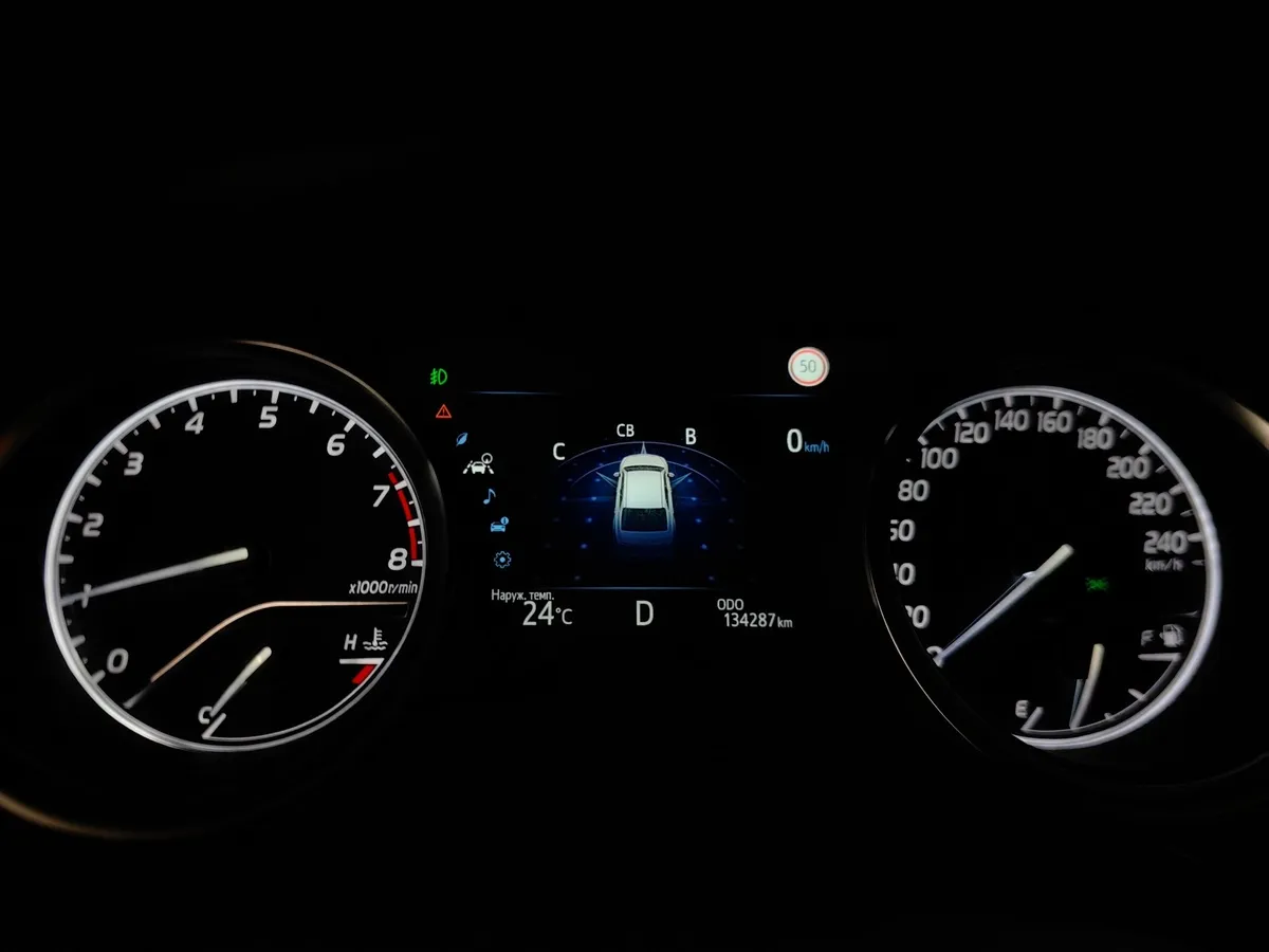 Toyota Camry 3.5 AT (249 л.с.) Черный в АВИЛОН. Слайд №18