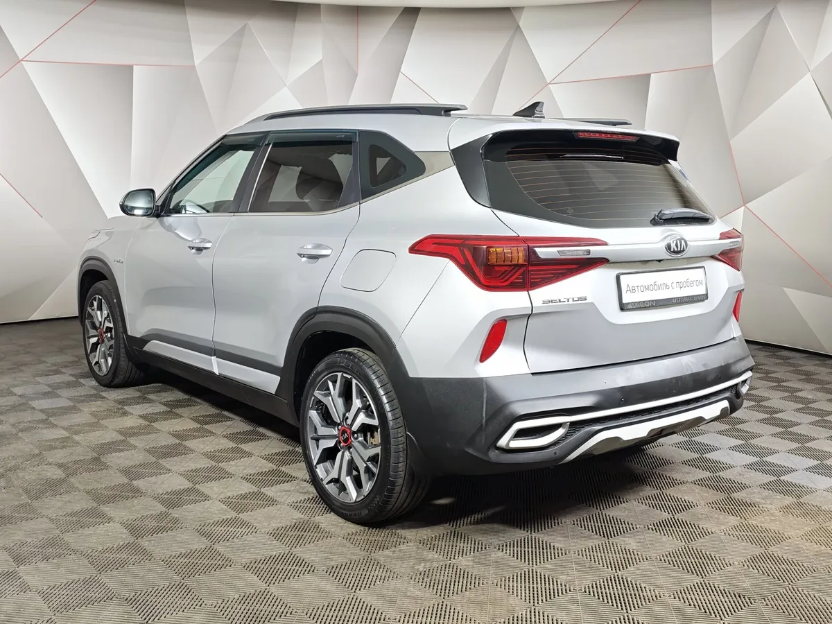 Kia Seltos 1.6 MPI AT 4WD (121 л.с.) Luxe Серый в АВИЛОН. Слайд №4