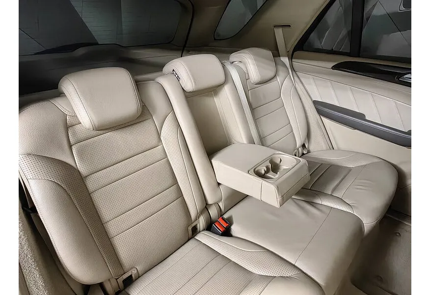 Mercedes-Benz M-Класс ML 63 AMG Speedshift Plus 7G-Tronic (525 л.с.) Черный в АВИЛОН. Слайд №15