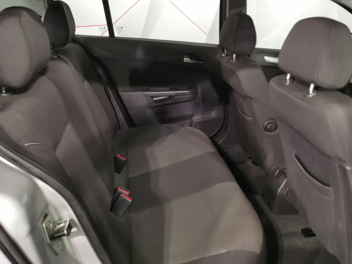 Opel Astra 1.6 MT (115 л.с.) Серебристый в АВИЛОН. Слайд №15