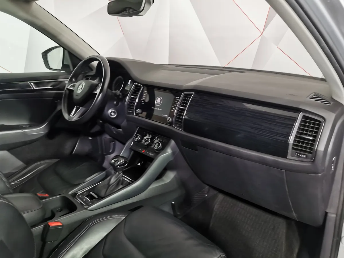 Skoda Kodiaq 2.0 TDI DSG 4X4 (150 л.с.) Серебристый в АВИЛОН. Слайд №12