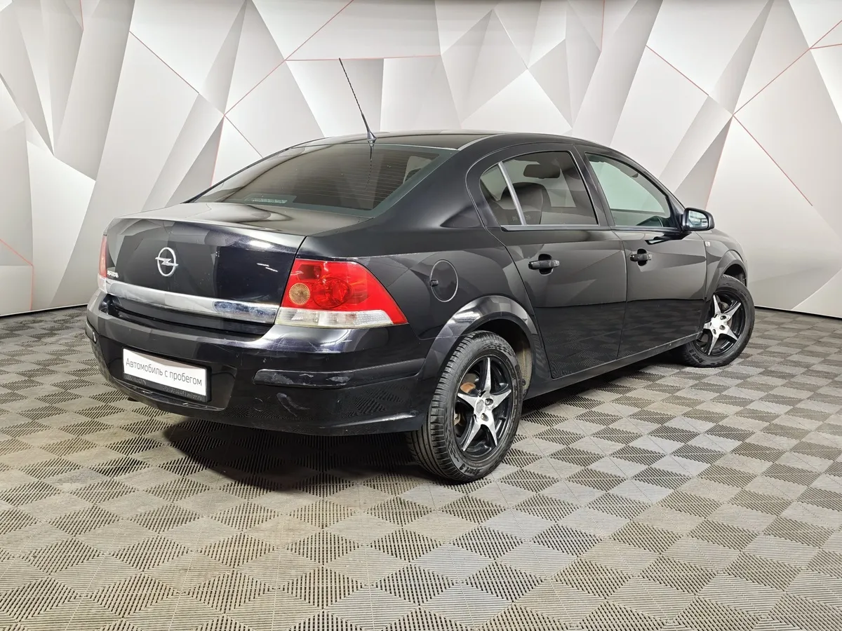 Opel Astra 1.6 Easytronic (115 л.с.) base Черный в АВИЛОН. Слайд №2