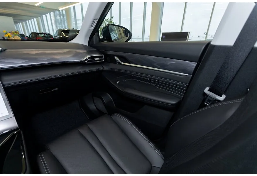 Dongfeng Mage 1.5 AMT FWD (197 л.с.) Progressive Белый в АВИЛОН. Слайд №12