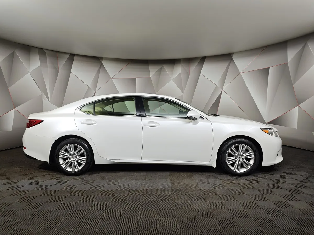 Lexus ES 250 AT (184 л.с.) Comfort Белый в АВИЛОН. Слайд №6