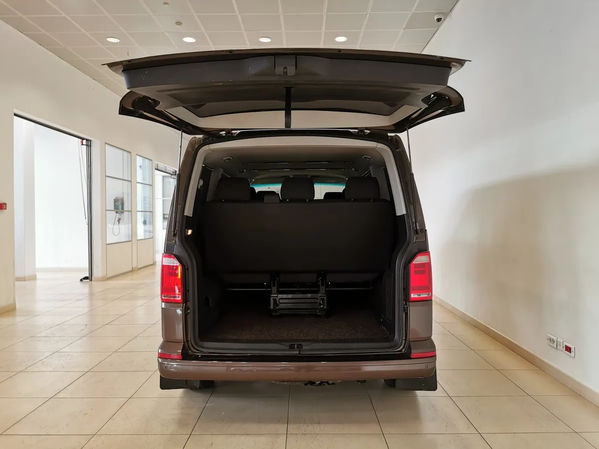 Volkswagen Caravelle 2.0 TDI MT L1 (140 л.с.) Comfortline Коричневый в АВИЛОН. Слайд №11