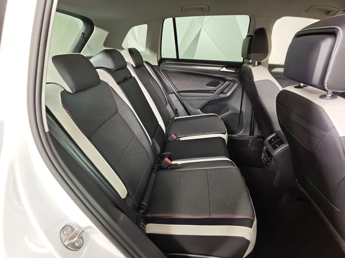 Volkswagen Tiguan 2.0 TSI 4Motion AT (180 л.с.) Urban Sport Белый в АВИЛОН. Слайд №16
