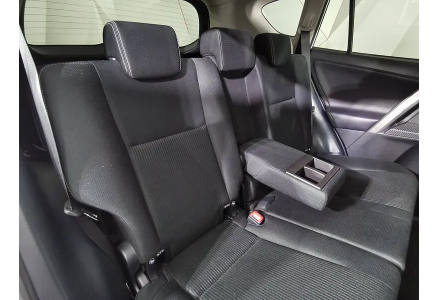 Toyota RAV4 2.0 MT AWD (146 л.с.) Белый в АВИЛОН. Слайд №16