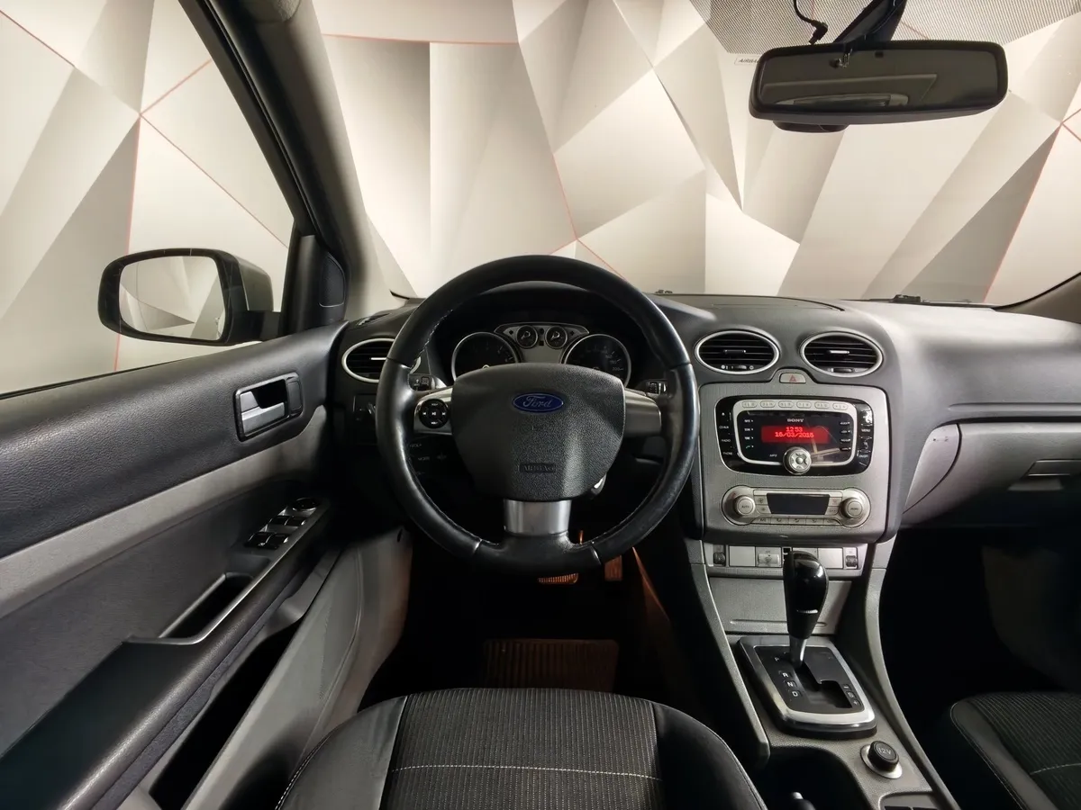 Ford Focus 1.6 AT (101 л.с.) Ghia Серебристый в АВИЛОН. Слайд №18