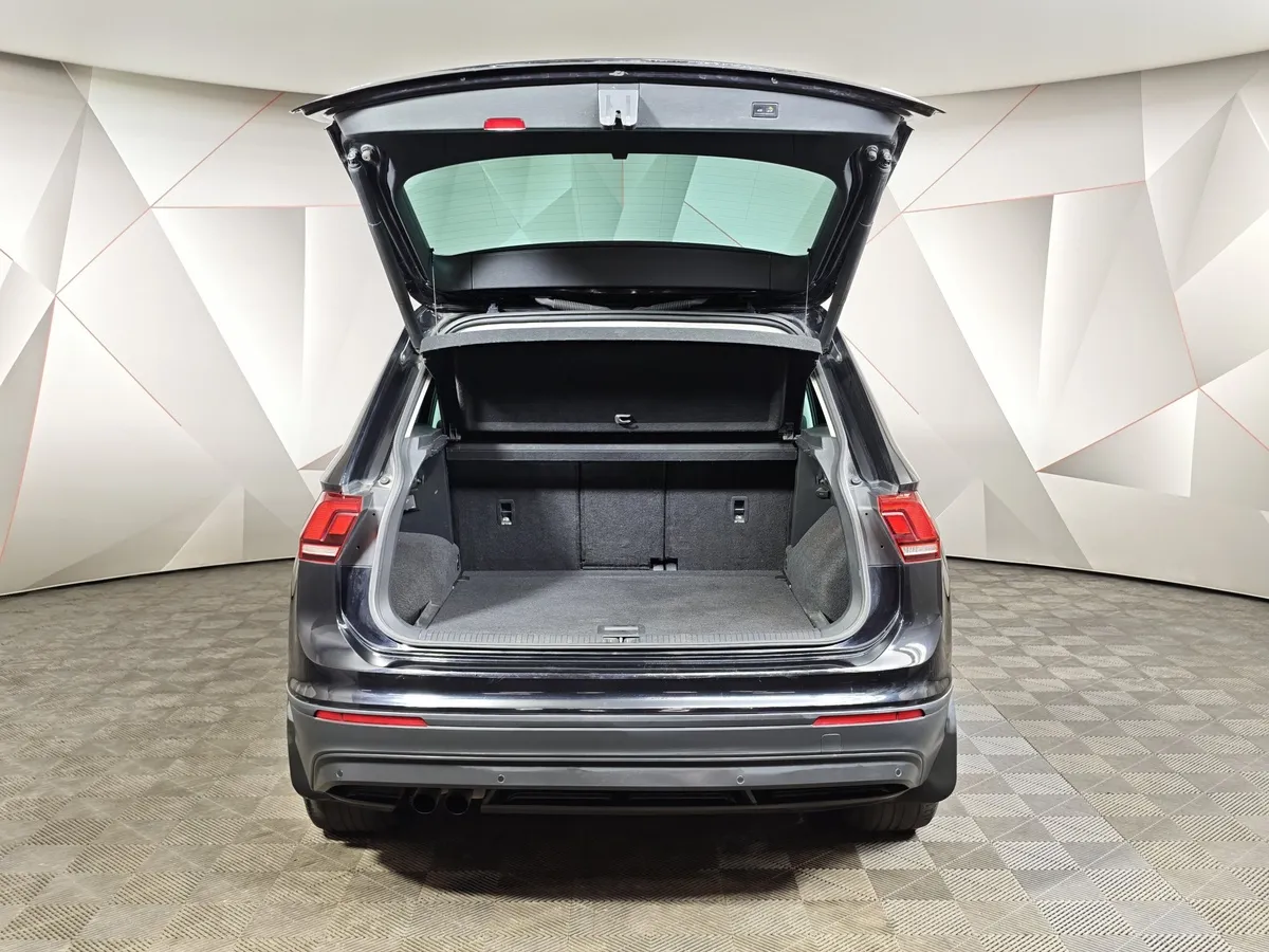 Volkswagen Tiguan 2.0 TSI 4Motion AT (200 л.с.) Sport & Style Черный в АВИЛОН. Слайд №11