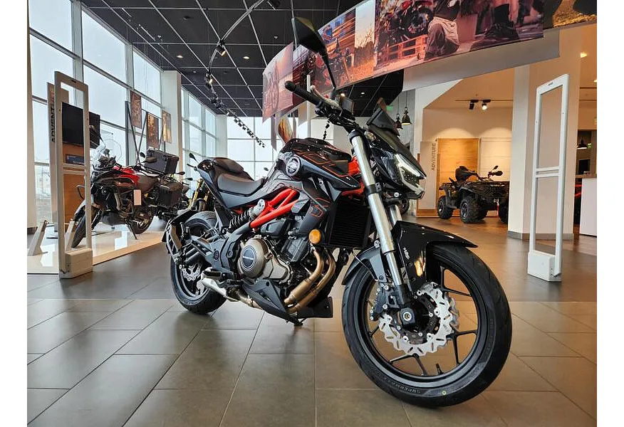 QJMOTOR SRK 400 400 см³ (41 л.с.) (41) 400 Черный в АВИЛОН. Слайд №2