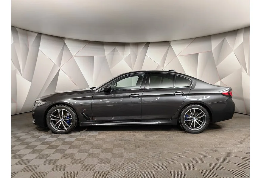 BMW 5 серия 530i xDrive Steptronic (249 л.с.) Серый в АВИЛОН. Слайд №5