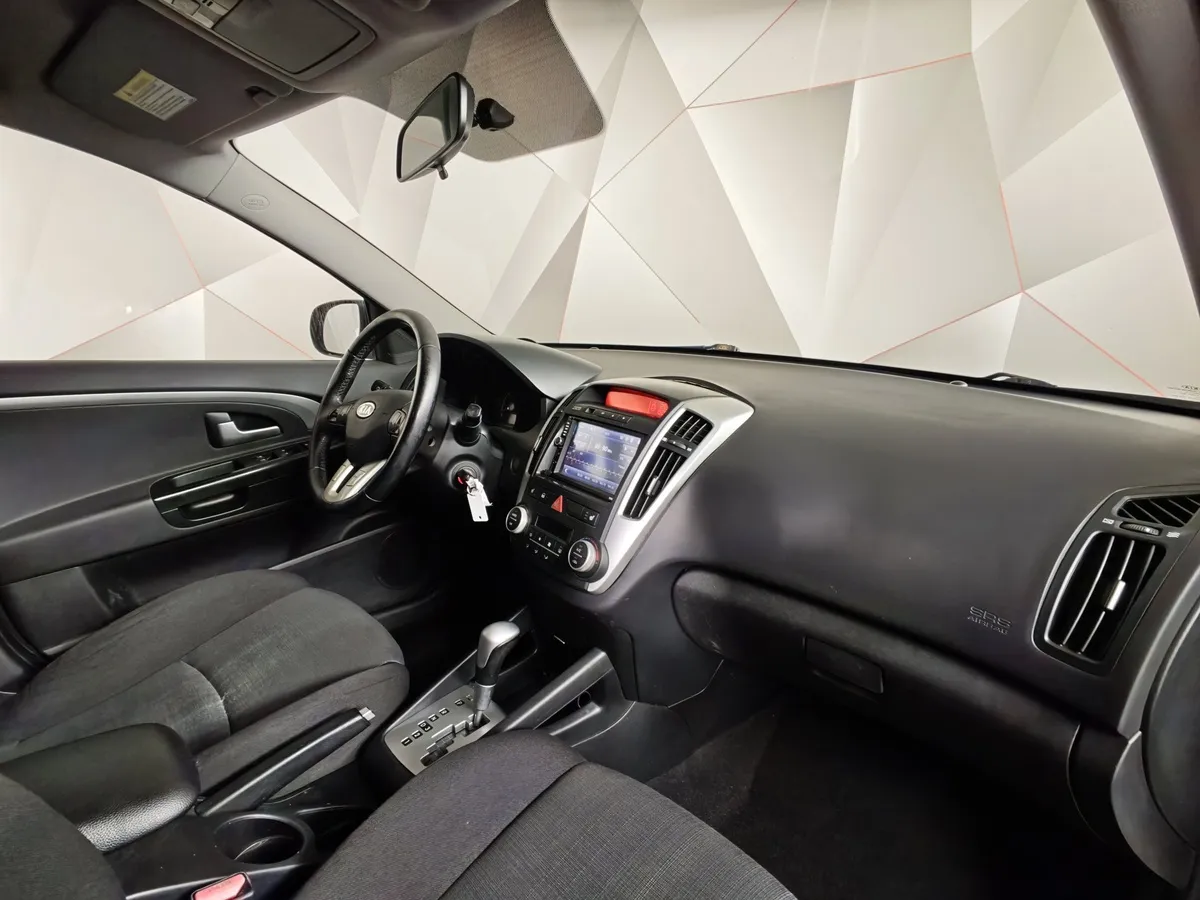 Kia Ceed 1.6 AT (122 л.с.) Luxe Белый в АВИЛОН. Слайд №12