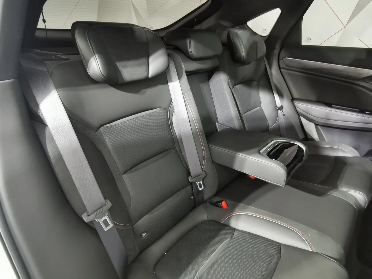 Geely Tugella 2.0 AT AWD (238 л.с.) Flagship Белый в АВИЛОН. Слайд №16